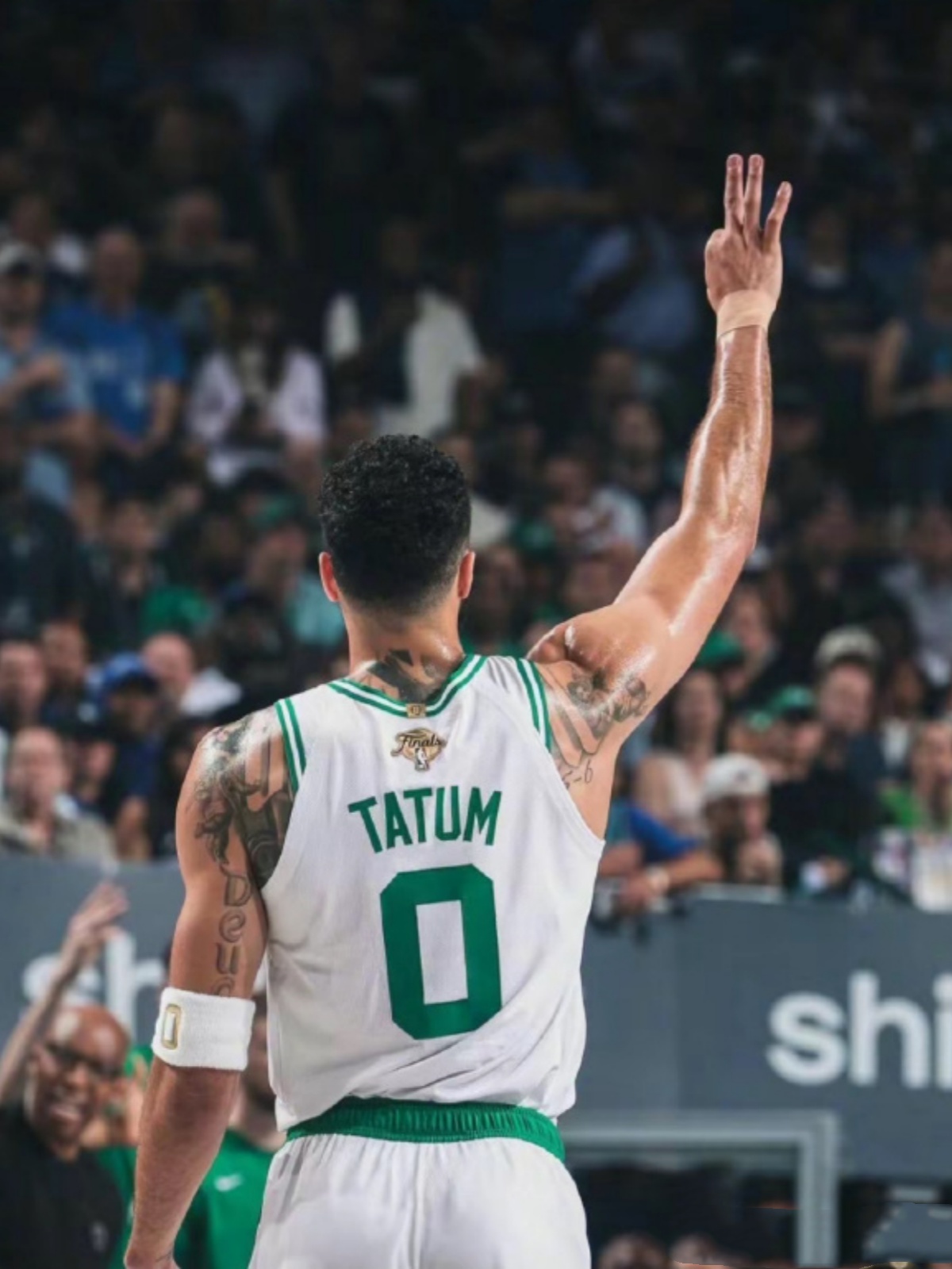 九游娱乐-波士顿凯尔特人发布备战花絮，赛前外线爆发，足总杯任务艰巨，球探报告显示潜力(凯尔特人独行侠)